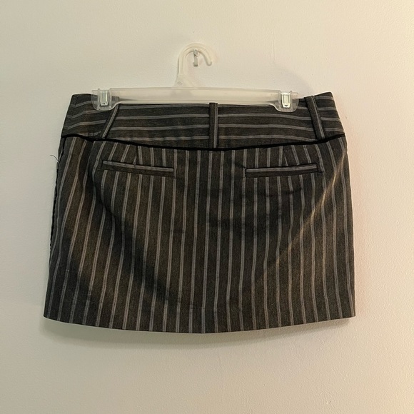 Stripped mini skirt - Picture 2 of 3